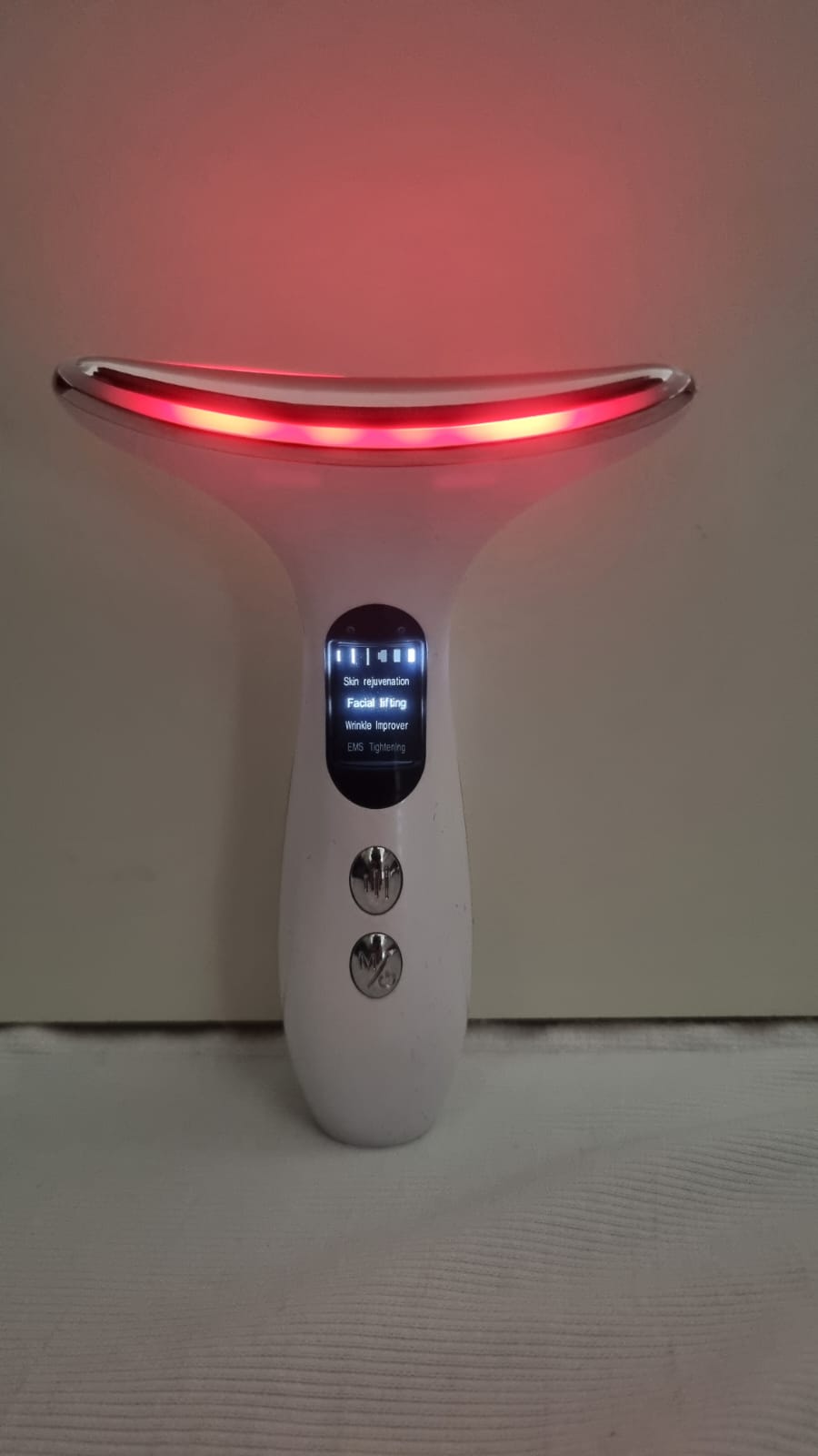 Vielseitiges LED-Schönheitsgerät für Hals und Gesicht: Photonentherapie, Straffung, Faltenreduktion